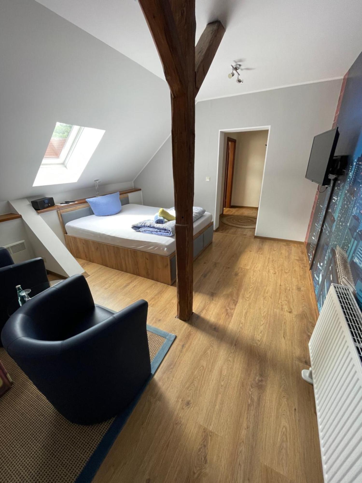 Pension Zum Alten Gasthaus Haensel Krauschwitz エクステリア 写真