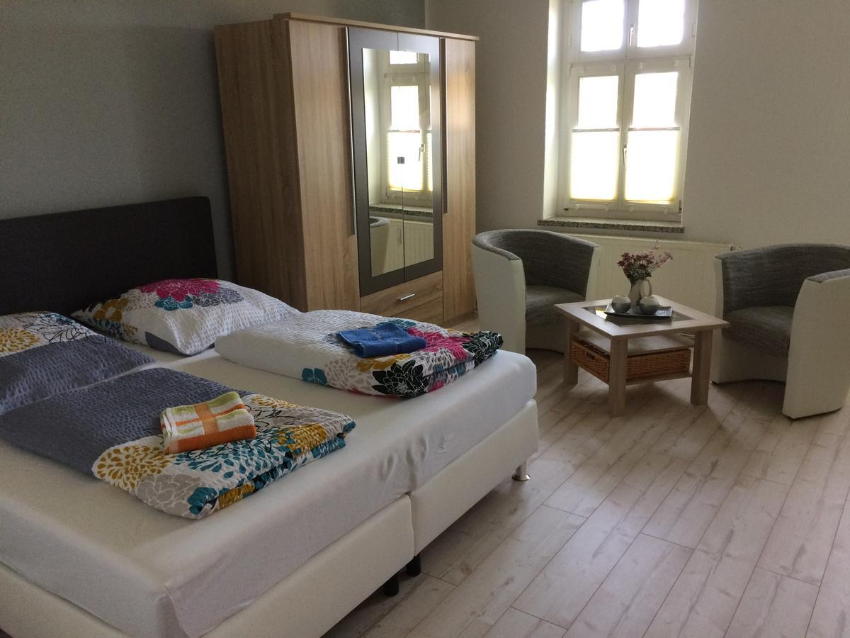 Pension Zum Alten Gasthaus Haensel Krauschwitz エクステリア 写真